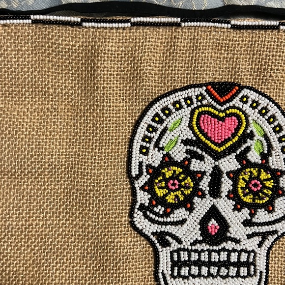 Skull beaded wristlet / crossbody bag - Picture 2 of 8